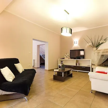 Gruppenferienhaus August Cere