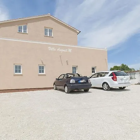 Tatil Evi Gruppenferienhaus August