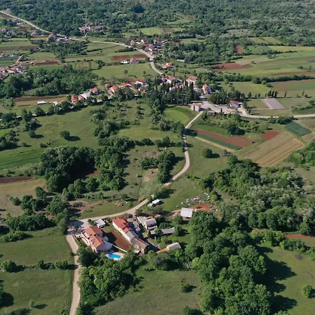 Gruppenferienhaus August Vikendica Cere