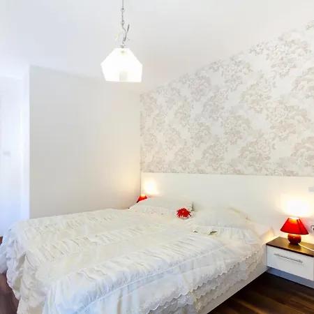 Gruppenferienhaus August Holiday home Cere