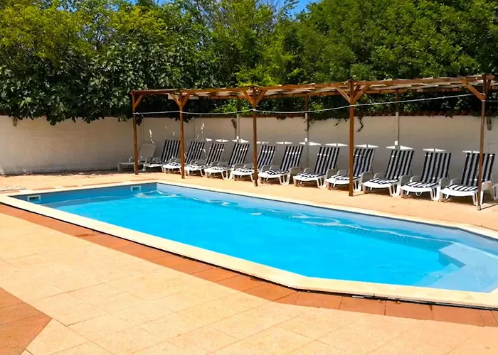 Vikendica Gruppenferienhaus August Cere