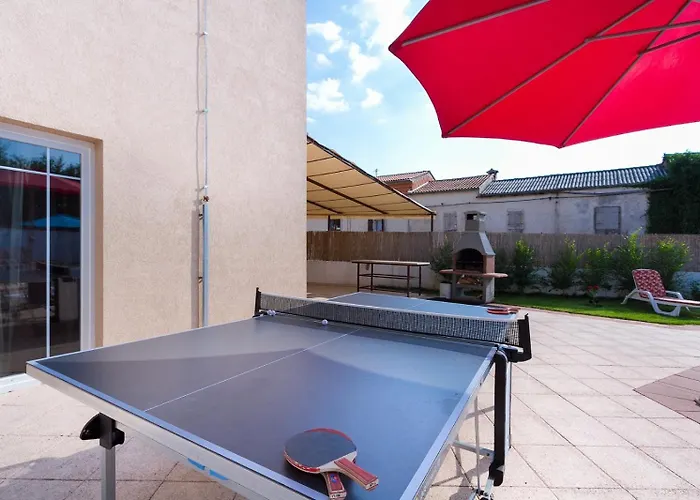 Gruppenferienhaus August Vikendica Cere