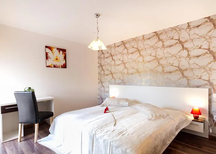 Vikendica Gruppenferienhaus August Cere